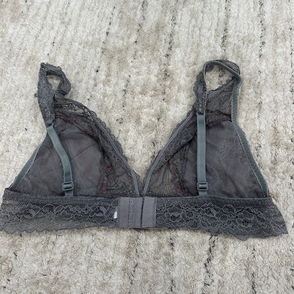 Intimissimi Gray and Pink Lace Bralette - Picture 5 of 5